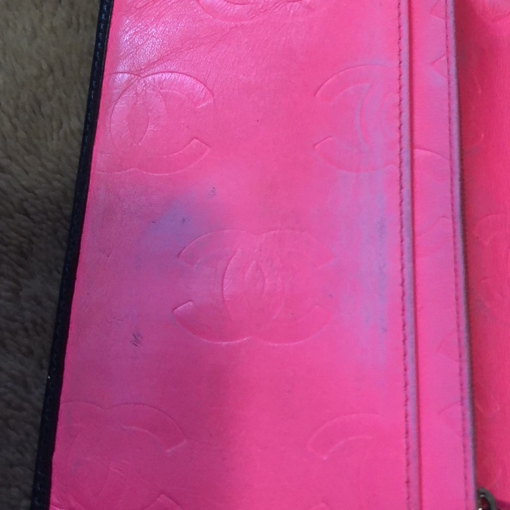 Chanel Black Quilted Wallet - Discolouration , major dirt areas inside AS IS - Picture 5 of 16